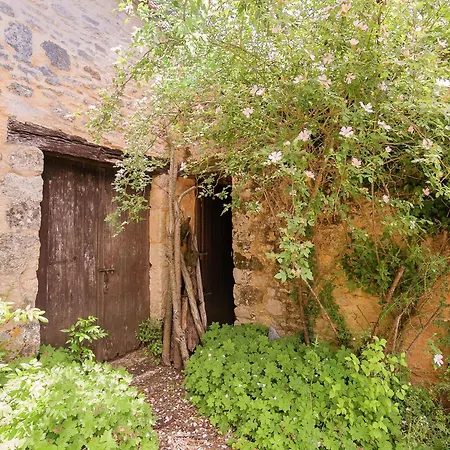 In Vezere Valley Near Lascaux Caves, Cleaning Included Falcou